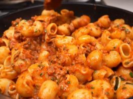 МАКАРОНИ БОЛОЊЕЗЕ: Збогатен вкус со две состојки, а секој ги има дома!
